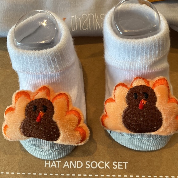 NEW Lila & Jack Thanksgiving 2pc Infant Hat & Sock Set - Picture 3 of 4